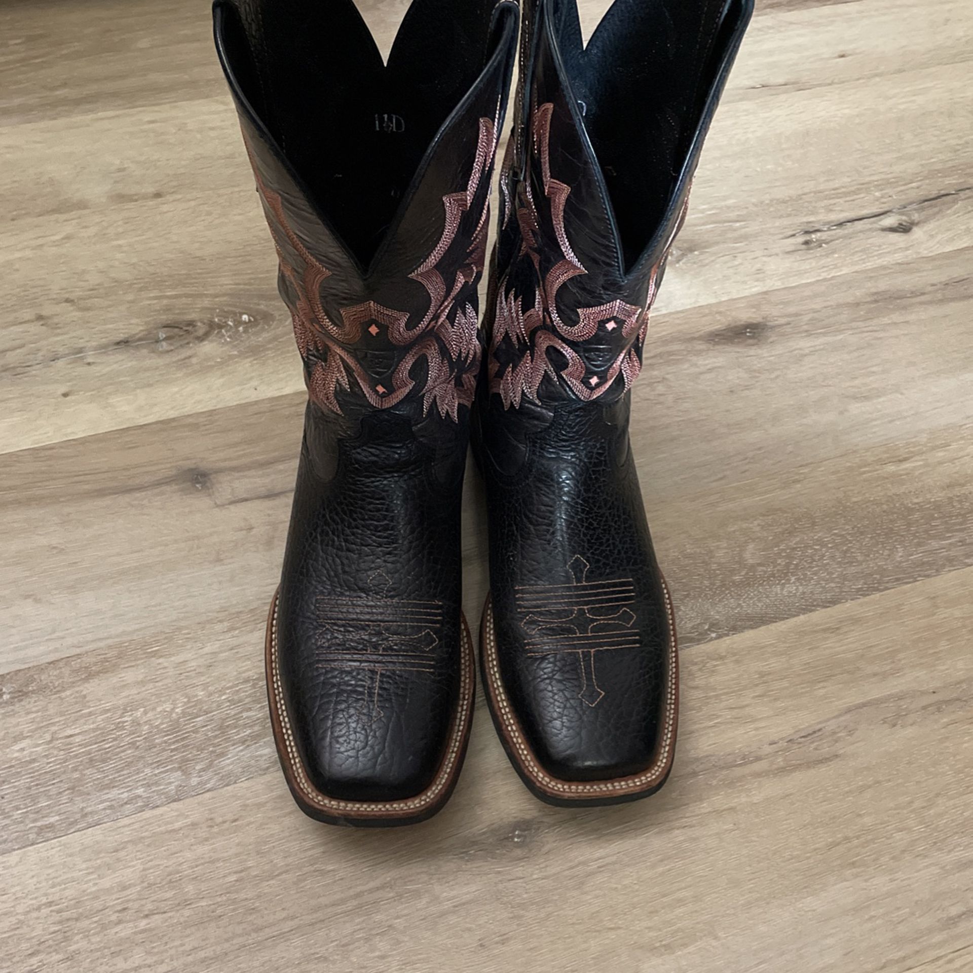 ARIAT Black Leather Boots Rubber Soles