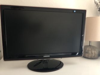 Samsung SyncMaster P2770HD 27 Widescreen LCD TV Monitor P2770HD