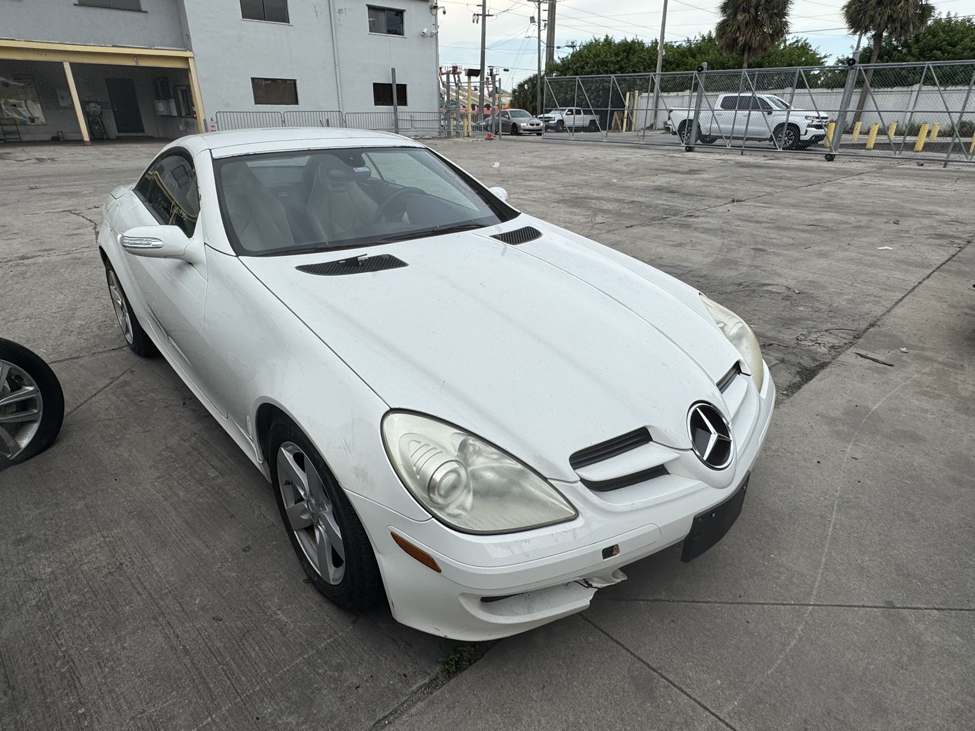 2006 Mercedes Benz Slk280 FOR PARTS ONLY