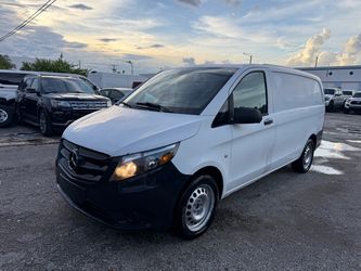 2017 MERCEDES BENZ METRIS PERFECT CONDITIONS