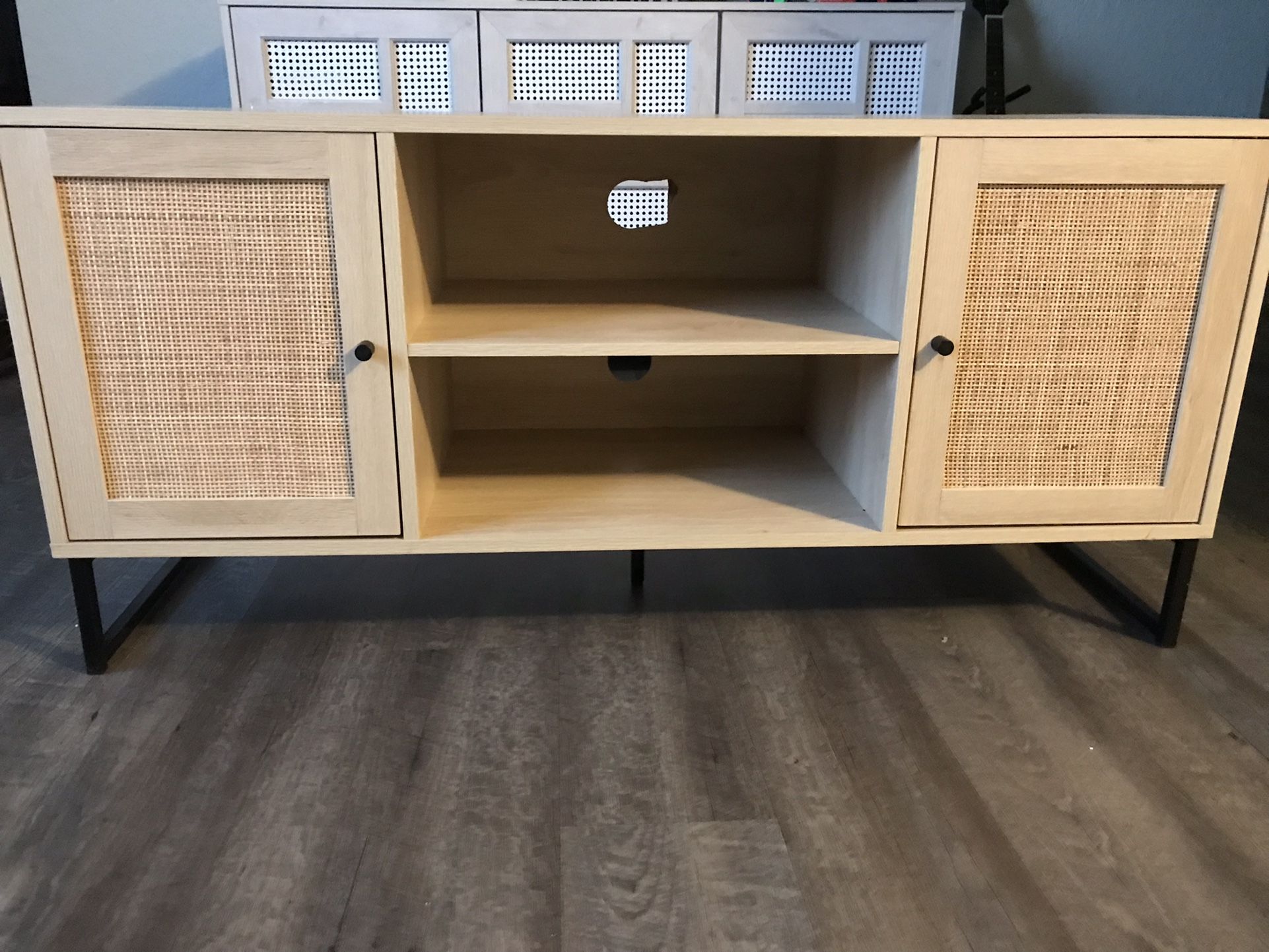 Tv Stand for Sale in Gurnee, IL - OfferUp