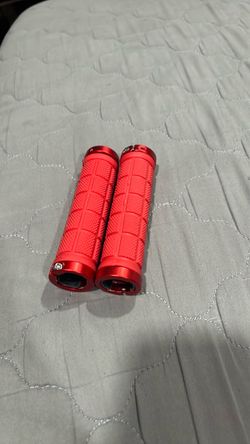 Red Lock-On Bike Handlebar Grips