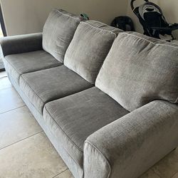 🚨 SOFA FOR SALE – PRICED TO SELL – $600 🚨
