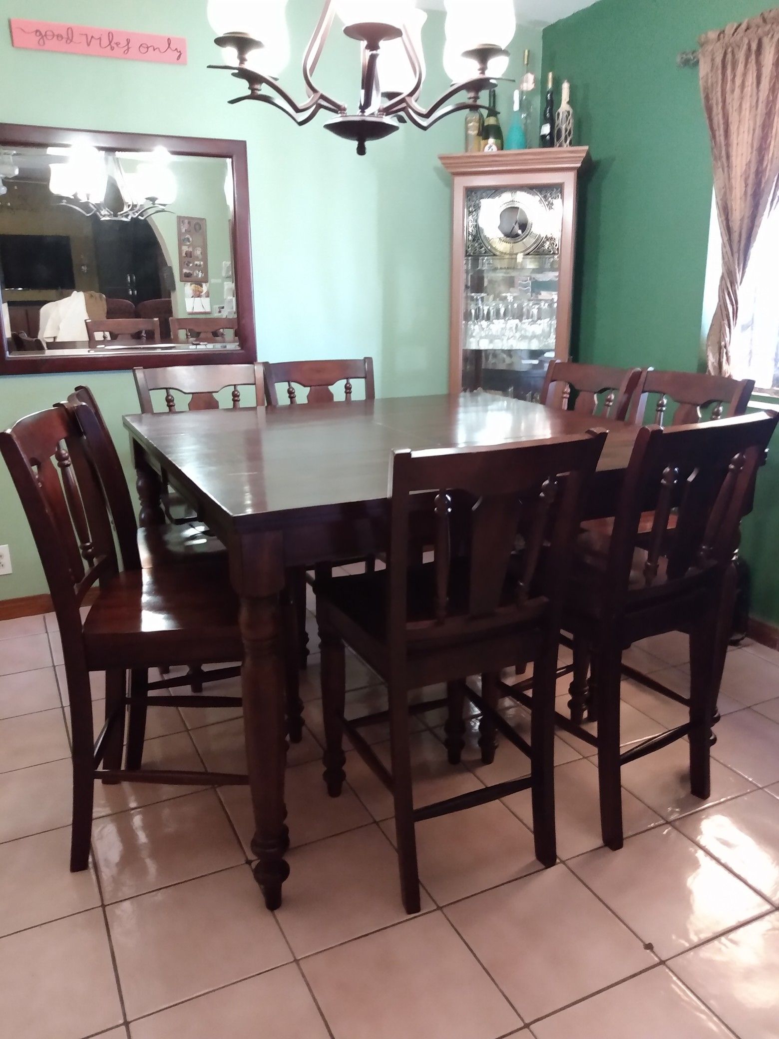 Dinning set of solid wood 8 Chairs