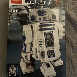 NEW UCS Lego Star Wars R2D2 10225 Sealed Retired in 2014