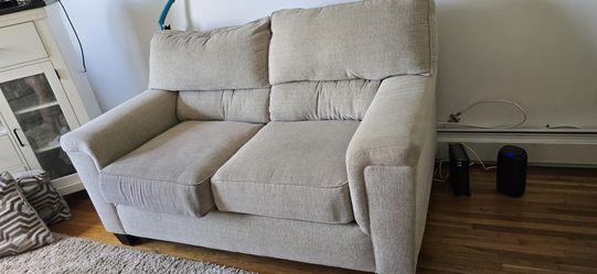 Love seat in good condition