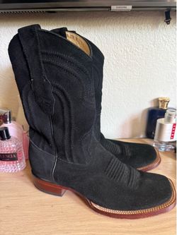 Square tip suede boots