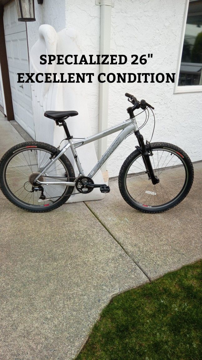 
SPECIALIZED 26" RockHopper MOUNTAIN BIKE with Front Shocks • EXCELLENT CONDITION
