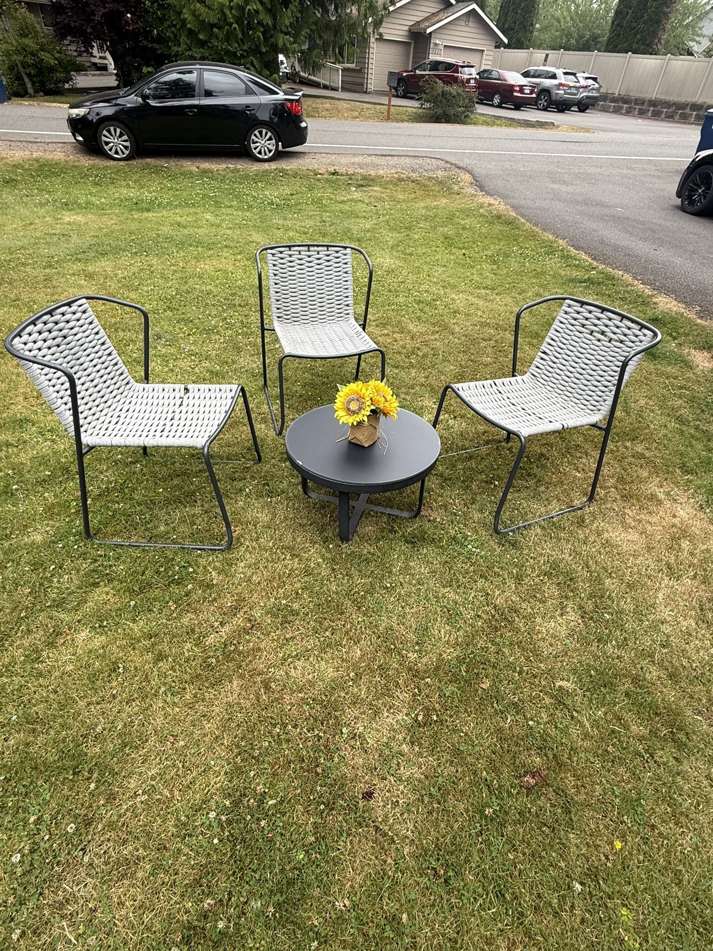Patio/Outside Furniture! 3 Chairs With The Table With Glass Top. (Prop Not Included)