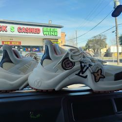 Lui Vuitton Shoes
