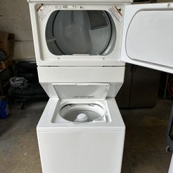 Washer And Dryer Stackable 27” Whirlpool (FREE DELIVERY & INSTALLATION) 2 Months Warranty 