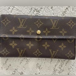 Louis Vuitton Authentic Long Wallet EUC With COA