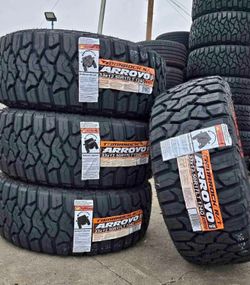33*12.50r17 Vendo set de Tires nuevas con 60.000 millas de garantía