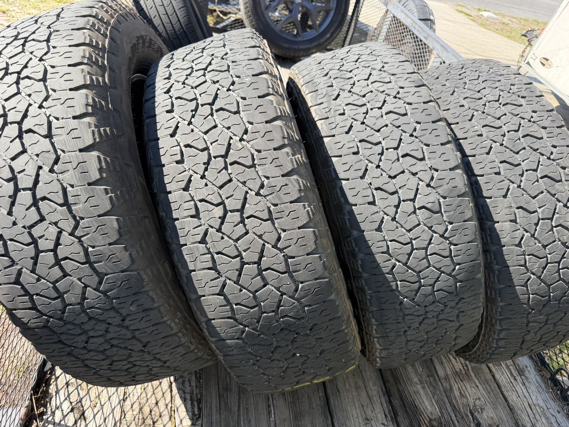 4 goodyear wrangler trail runner tires , Lt275/75/20