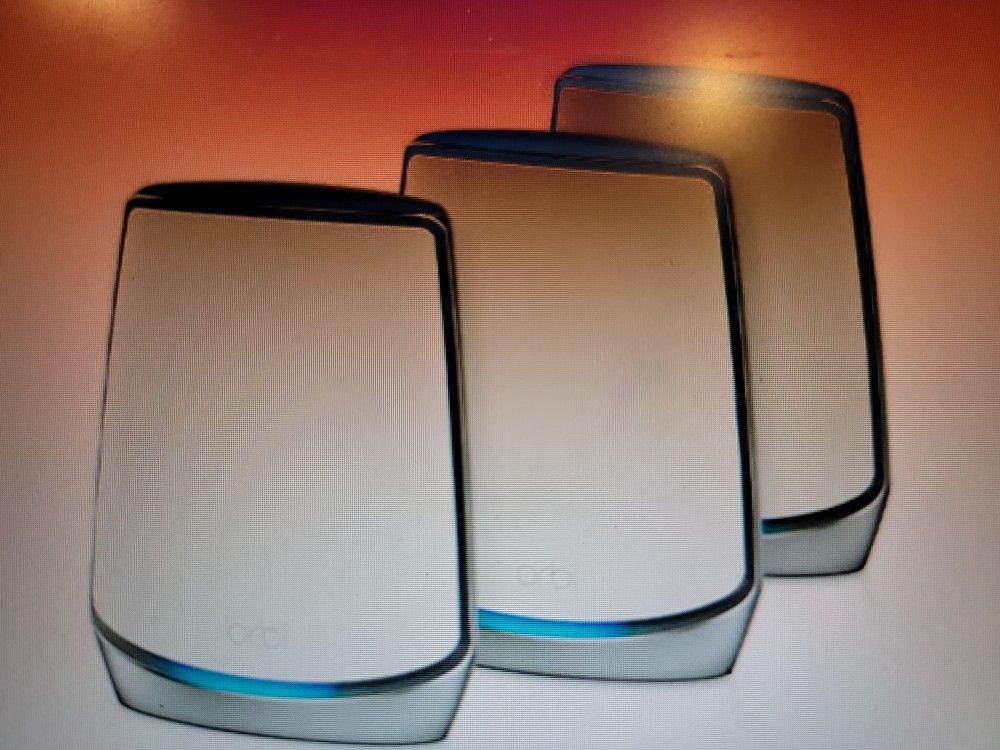 Orbi 850 (RBK853) Series Tri-band WiFi 6 Mesh 6Gbps, Router +2 Satellites