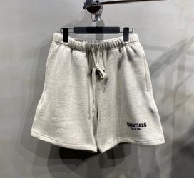 Essential Shorts light oatmeal size medium