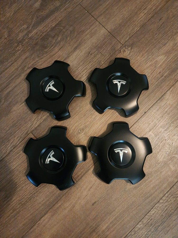 Tesla 3 OEM All Weather Floor Mats And Center Caps (21-23)