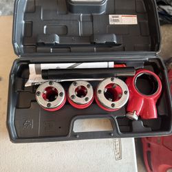 Ratcheting Pipe Threader Set