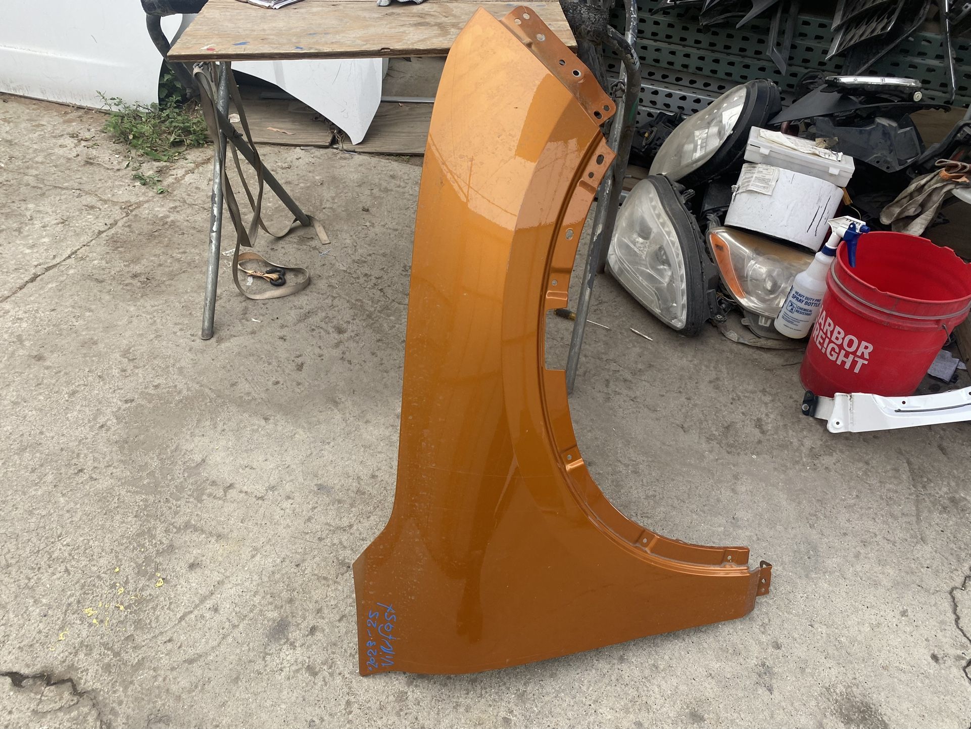 2023-2024 Vin Fast Right Fender