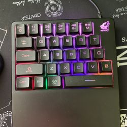 RGB mechanical feeling 30% Keyboard For Gaming And Productivity