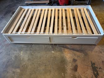 Trundle bed frame