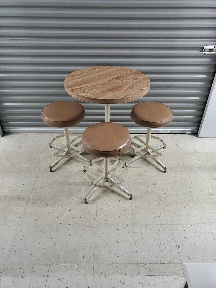 Bar table with 3 bar stools