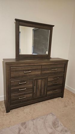 Dresser