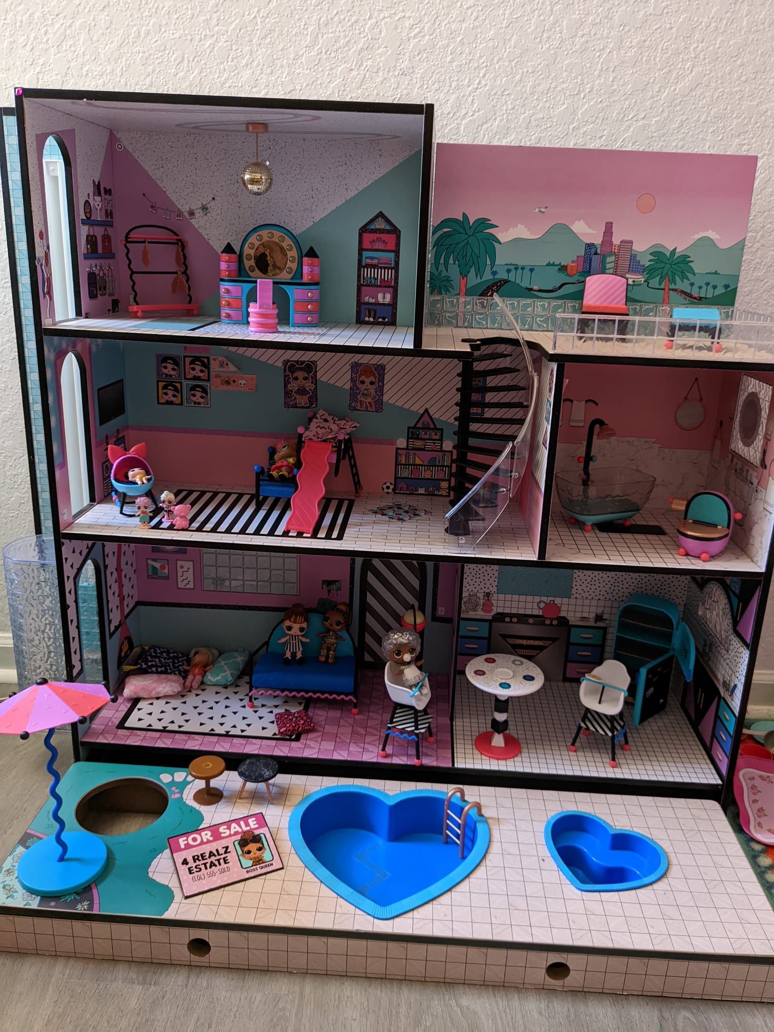 LOL Dolls PlayHouse