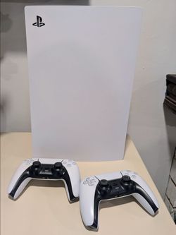 PlayStation 5 (PS5) Launch Edition Disc - Great Condition + 2 Controllers & Box