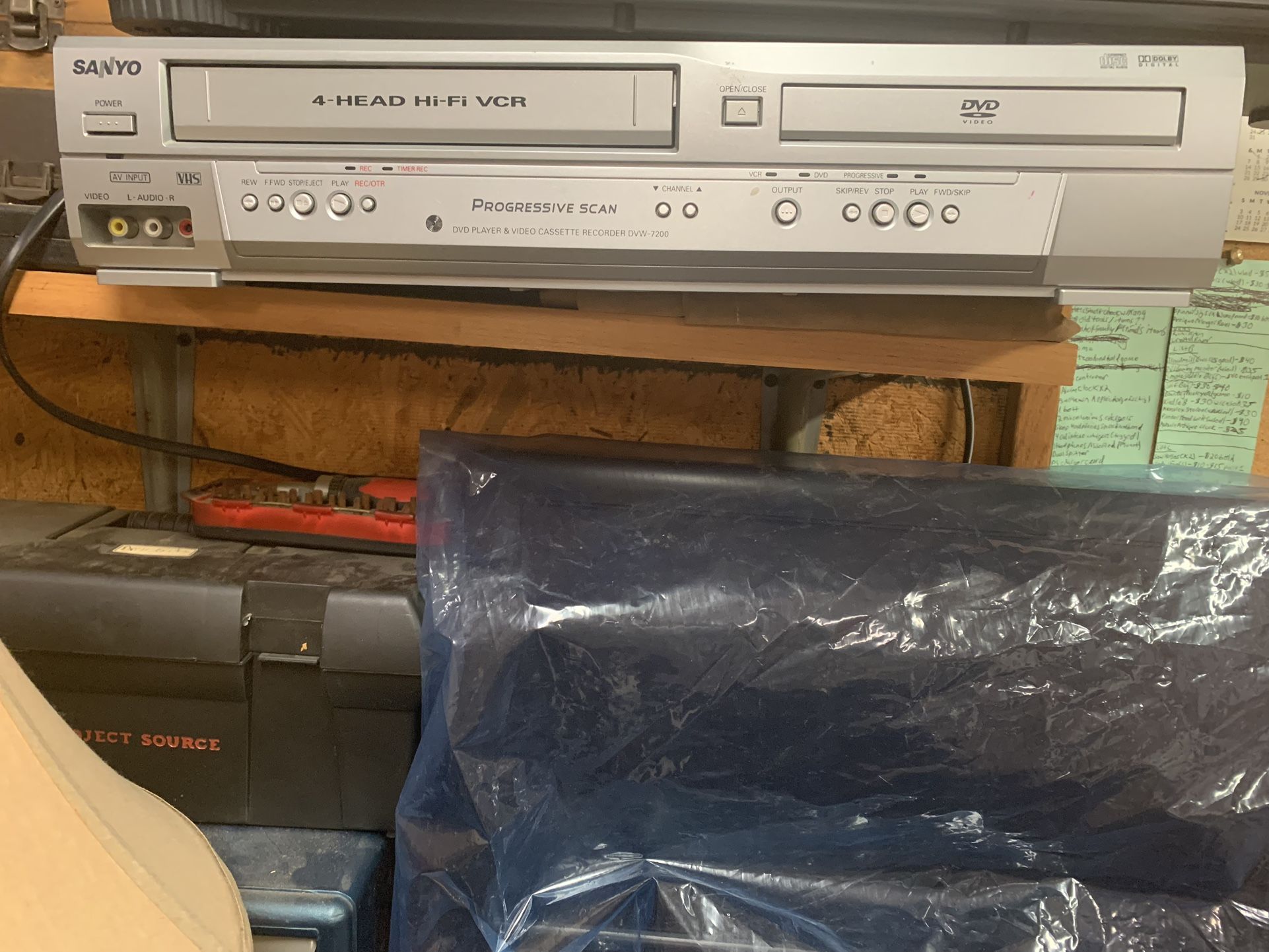 Sanyo DVD Player/ Video Cassette Recorder Model DVW-7200
