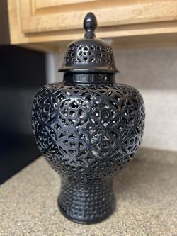 Black Ginger Jar