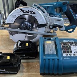 Makita XSR01 - 18V 7-1/4" Cordless Circular Saw Bundle