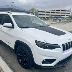 2019 Jeep Cherokee Latitude Plus 2WD