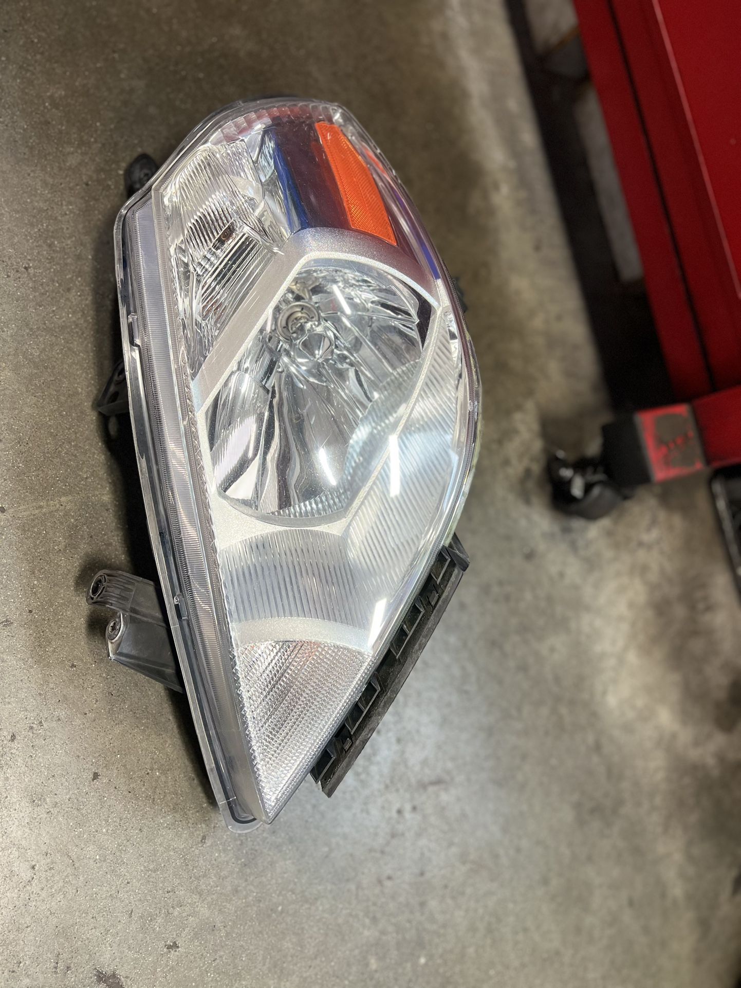 Headlight Assy Nissan Versa 2012 -driver Side
