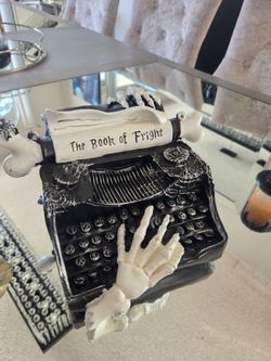 Maquina de scribrir (Halloween )
