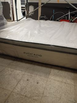 💤🛏️💤💤 $799 California king avocado green mattress available $799 💤🛏️💤💤