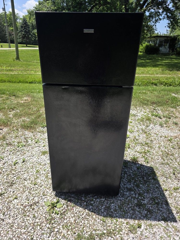 Hot point refrigerator l