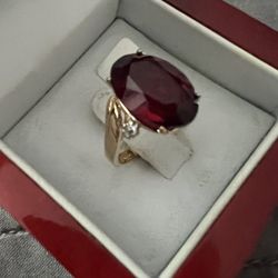 Vintage Gold Ring With Ruby And Diamonds