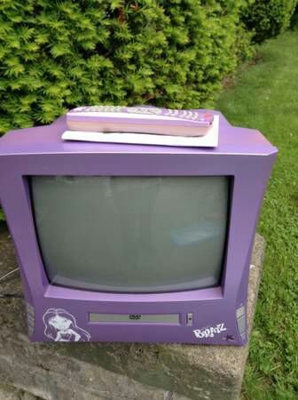 BRATZ 13" TV/DVD COMBO with Remote Like New