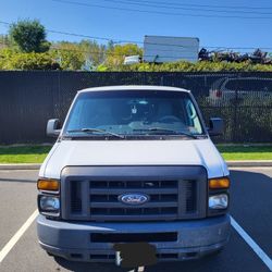 2013 Ford E-150