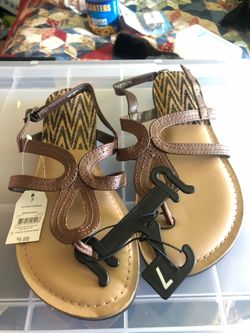 Women’s sandals size 7