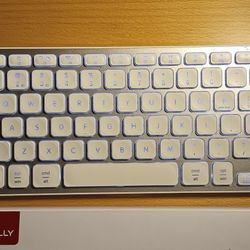 MACALLY wireless 78 backlit Keyboard

