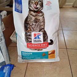 Hills 15.5 Lb Cat Food $25 