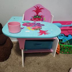 Trolls Child Delta Furniture Desk