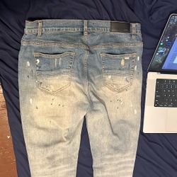 Amiri 32 
