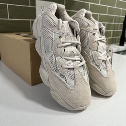 Yeezy 500 “Blush” Size 9 Brand New 
