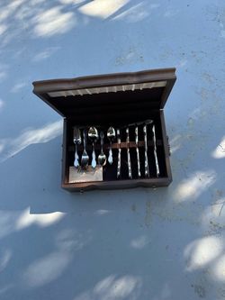 68-Piece Silverware Set + Walnut Case