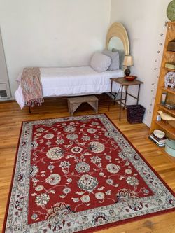 SHARED ROOM/WOMEN ONLY