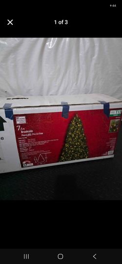 Christmas tree, skirt, accessories