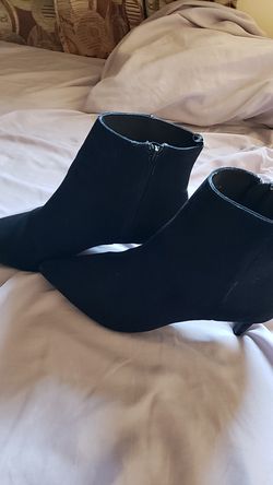 Like new heeled boots
